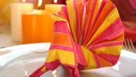 Украса за маса от салфетка оригами Паун. Украсата представлява оригами птицата Паун направен от салфетка. Украсата може да се изработи в най-различни цветове (червено, черно, жълто, кафяво, зелено, синьо, бяло, […]